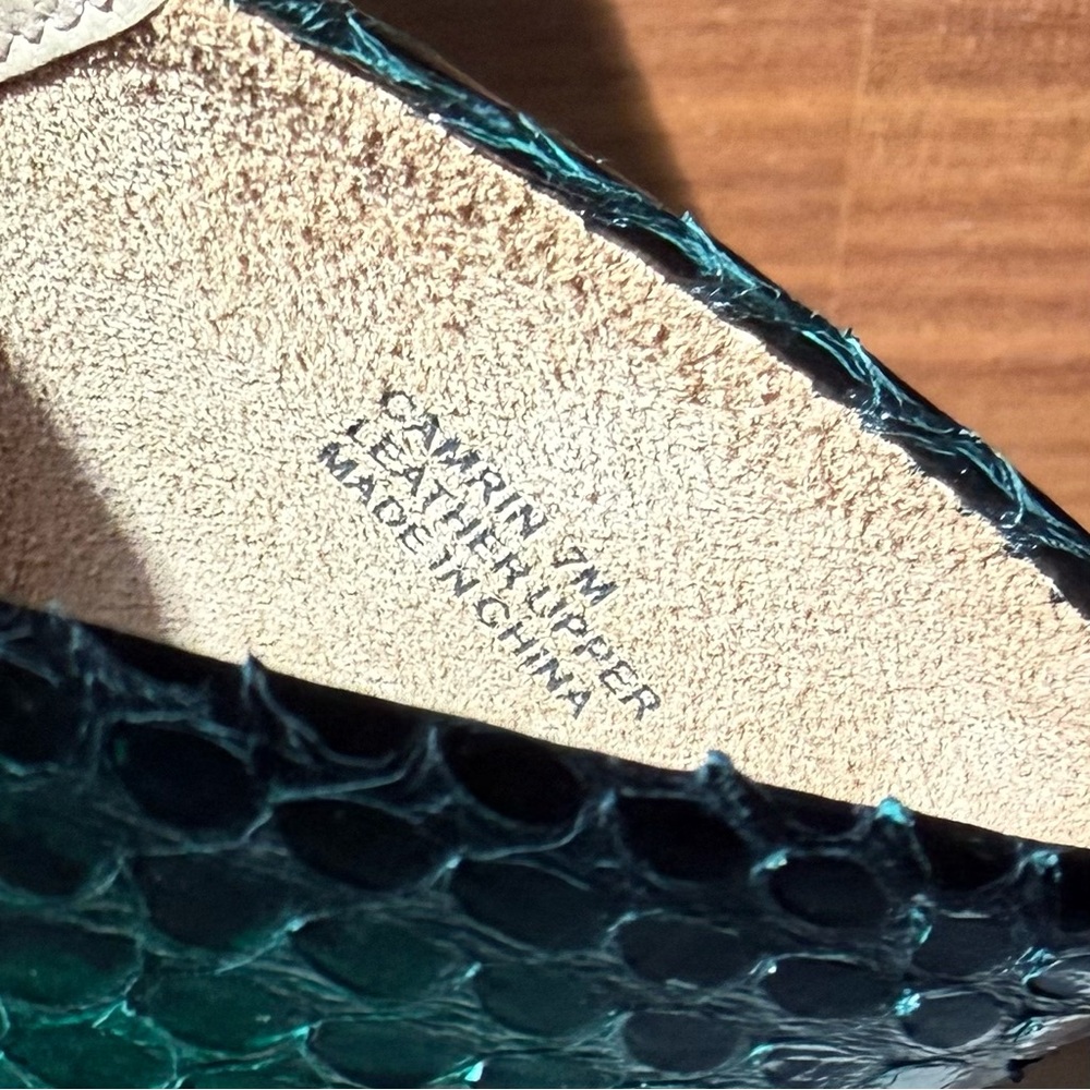 Pour La Victoire Green & Black Genuine Snakeskin Pumps, size 7 - Picture 8 of 13